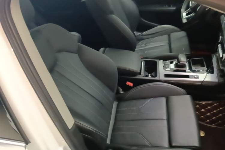 Used Audi Q5L 2022 40T Fashionable and Dynamic Model Right Front Seat