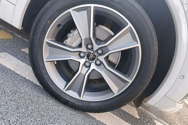 Used Audi Q5L 2022 45T Luxury Dynamic Model Right Front Wheel Hub