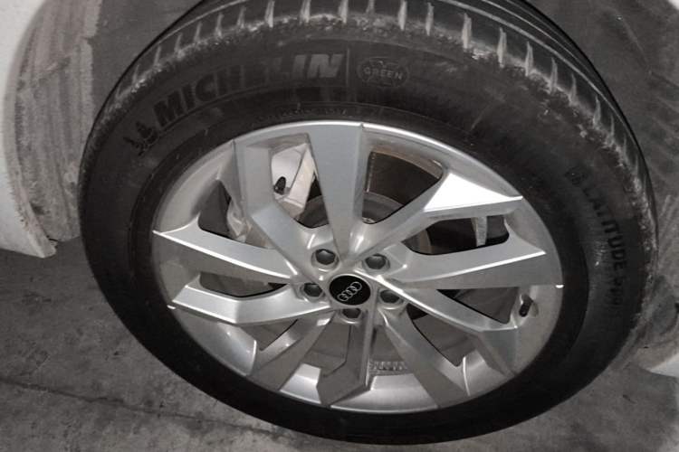 Used Audi Q5L 2022 40T Luxury Dynamic Model Right Front Wheel Hub