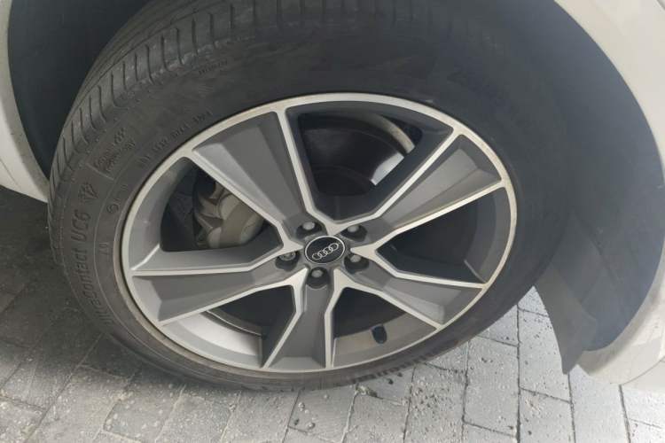 Used Audi Q5L 2022 Updated 45T Luxury Dynamic Version Right Front Wheel Hub