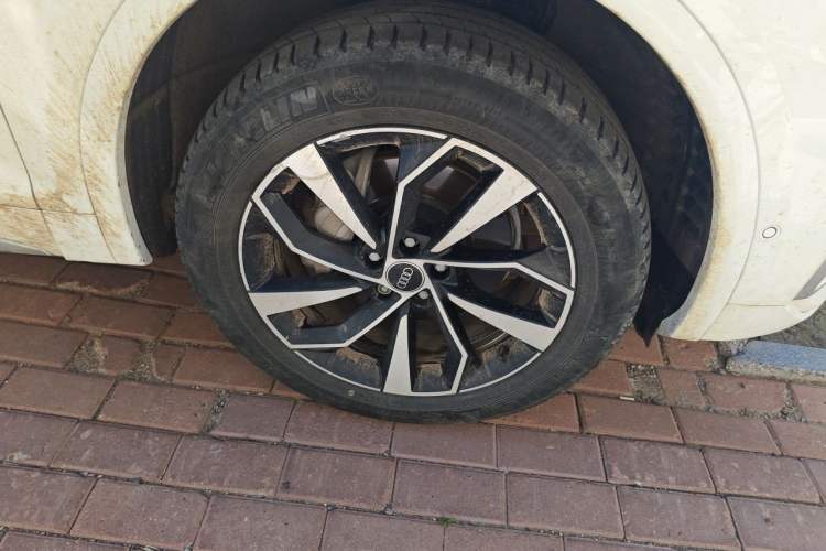 Used Audi Q5L 2022 Updated 40T Luxury Dynamic Edition Right Front Wheel Hub