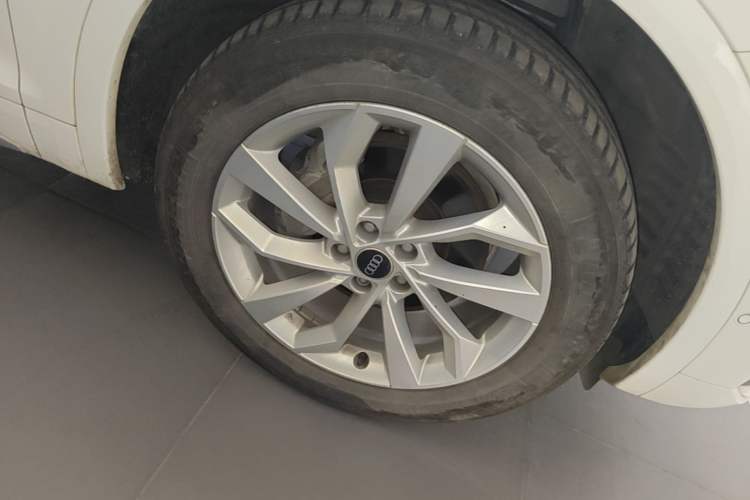 Used Audi Q5L 2022 40T Luxury Dynamic Model Right Front Wheel Hub