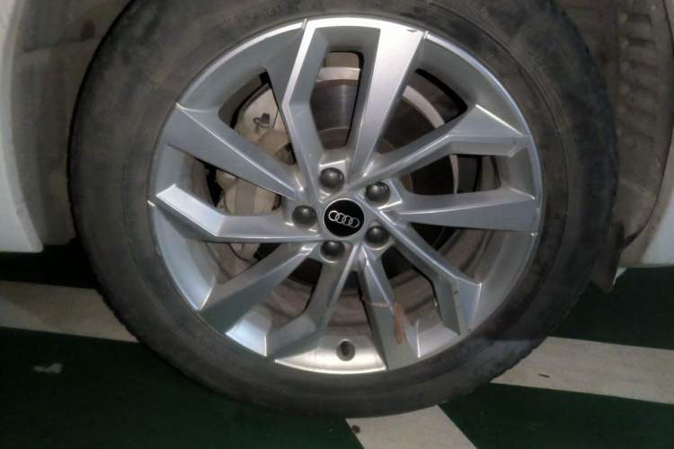 Used Audi Q5L 2022 40T Luxury Dynamic Model Right Front Wheel Hub