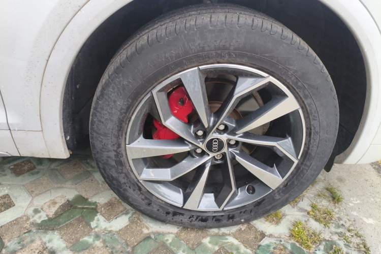 Used Audi Q5L 2022 Updated 40T Luxury Dynamic Edition Right Front Wheel Hub