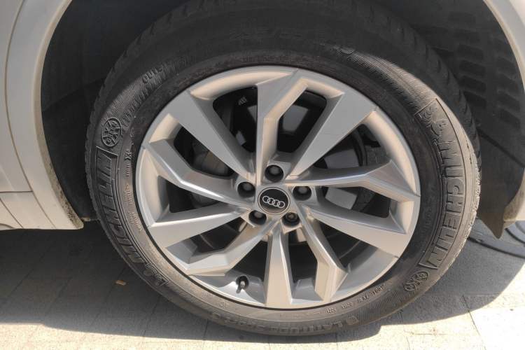 Used Audi Q5L 2022 40T Luxury Dynamic Model Right Front Wheel Hub
