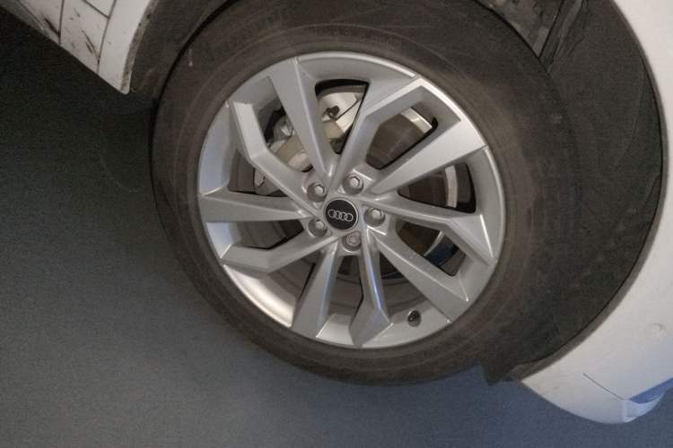 Used Audi Q5L 2022 40T Luxury Dynamic Model Right Front Wheel Hub