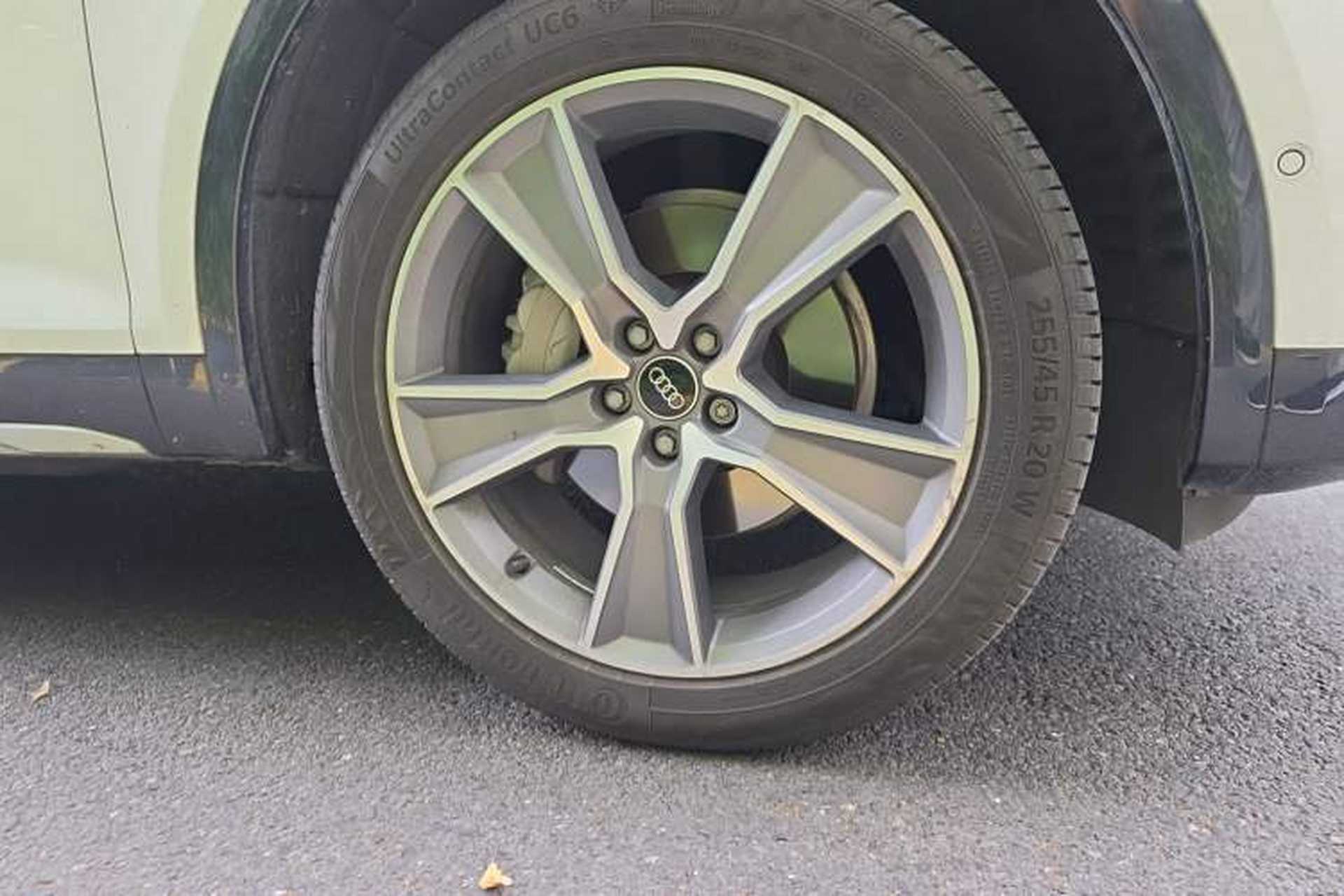 Used Audi Q5L 2022 45T Luxury Elegant Model Right Front Wheel Hub