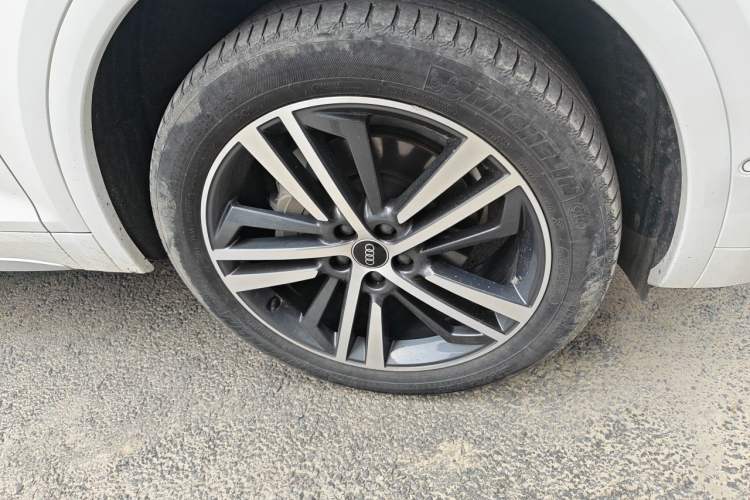 Used Audi Q5L 2022 Updated 40T Luxury Dynamic Edition Right Front Wheel Hub