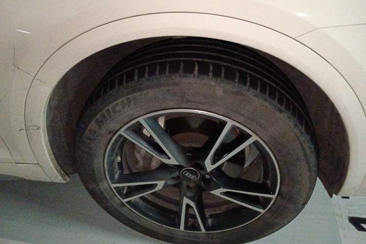 Used Audi Q5L 2022 40T Fashionable and Dynamic Model Right Front Wheel Hub