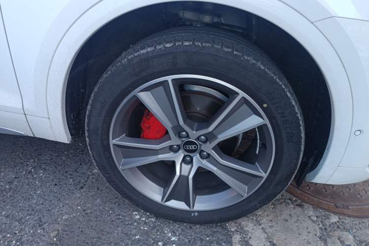 Used Audi Q5L 2022 Updated 45T Luxury Dynamic Version Right Front Wheel Hub
