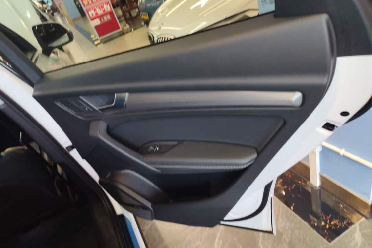 Used Audi Q5L 2022 Updated 45T Luxury Dynamic Version Right Rear Door Interior