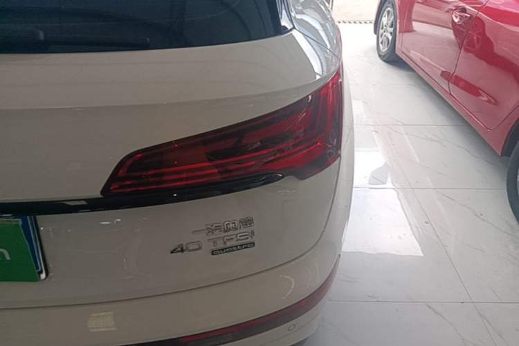 Used Audi Q5L 2022 40T Fashionable and Dynamic Model Right Rear Taillight