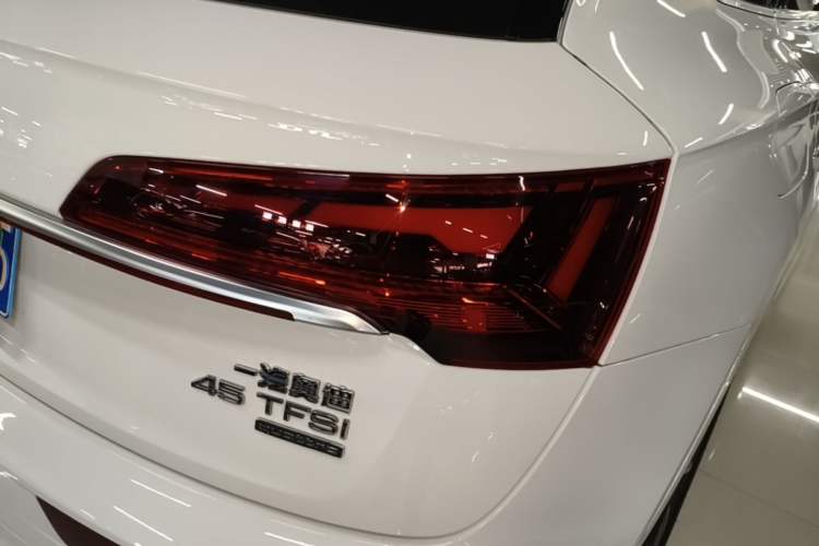Used Audi Q5L 2022 45T Luxury Dynamic Model Right Rear Taillight