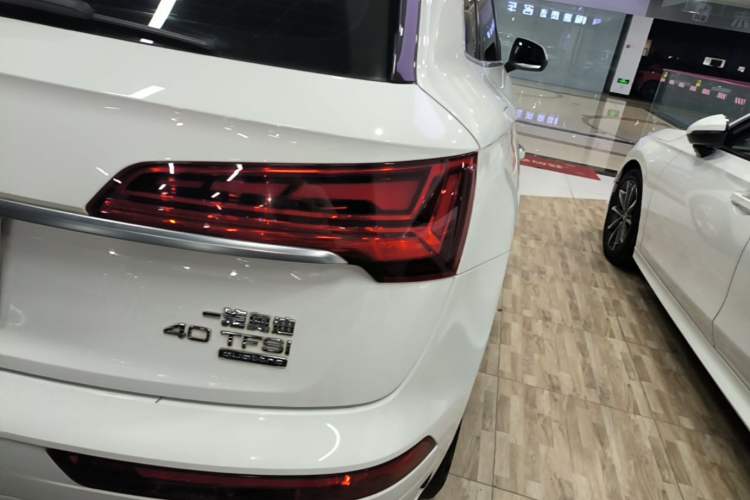 Used Audi Q5L 2022 40T Luxury Dynamic Model Right Rear Taillight