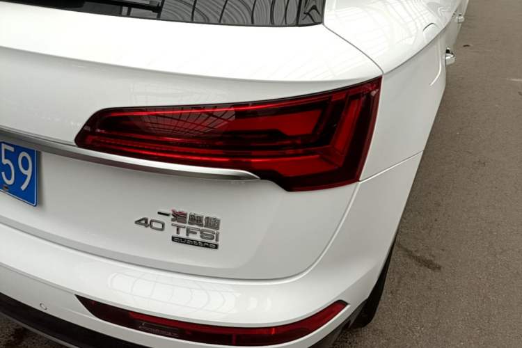 Used Audi Q5L 2022 40T Luxury Elegant Model Right Rear Taillight