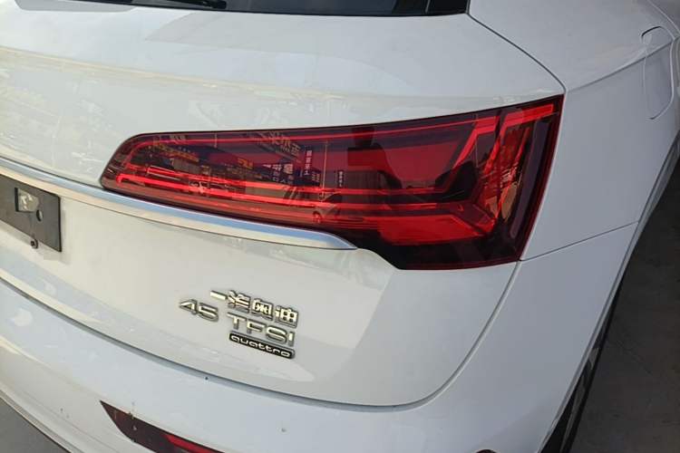 Used Audi Q5L 2022 40T Luxury Dynamic Model Right Rear Taillight