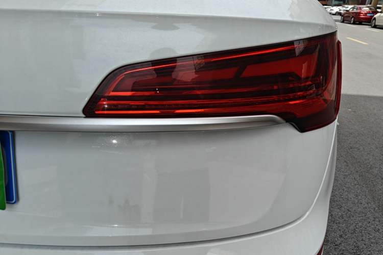 Used Audi Q5L 2022 Updated 40T Luxury Dynamic Edition Right Rear Taillight