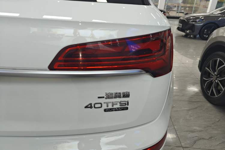 Used Audi Q5L 2022 40T Luxury Elegant Model Right Rear Taillight