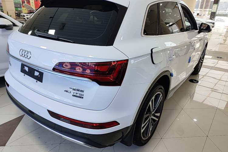 Used Audi Q5L 2022 Updated Version 40T Luxury Elegant Edition Right Rear Taillight