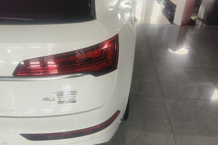 Used Audi Q5L 2022 40T Luxury Dynamic Model Right Rear Taillight