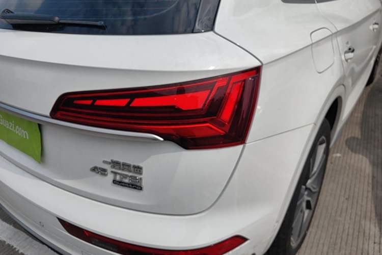 Used Audi Q5L 2022 45T Luxury Dynamic Model Right Rear Taillight
