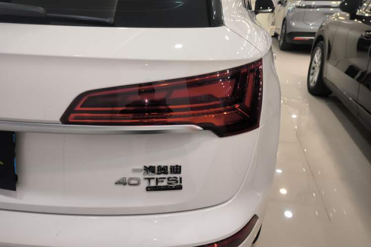Used Audi Q5L 2022 Updated 40T Luxury Dynamic Edition Right Rear Taillight