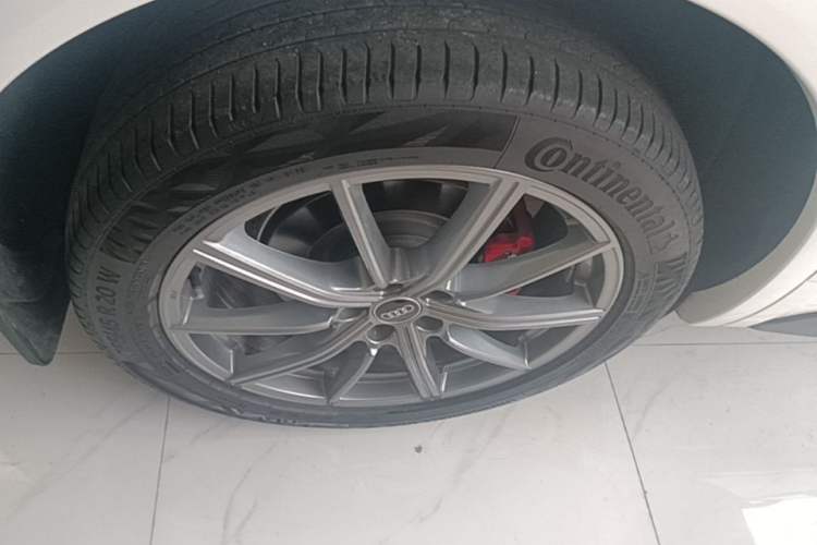 Used Audi Q5L 2022 40T Fashionable and Dynamic Model Right Rear Wheel Hub