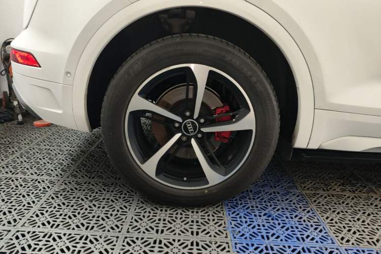 Used Audi Q5L 2022 40T Luxury Dynamic Model Right Rear Wheel Hub
