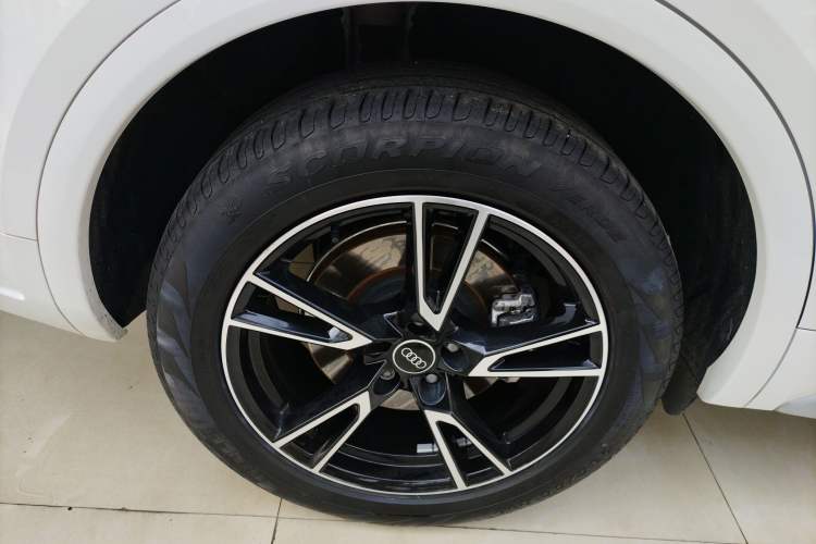 Used Audi Q5L 2022 40T Fashionable and Dynamic Model Right Rear Wheel Hub