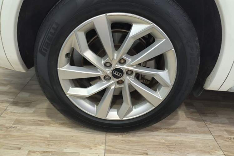 Used Audi Q5L 2022 40T Luxury Dynamic Model Right Rear Wheel Hub