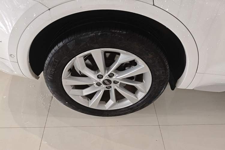 Used Audi Q5L 2022 Updated 40T Luxury Dynamic Edition Right Rear Wheel Hub