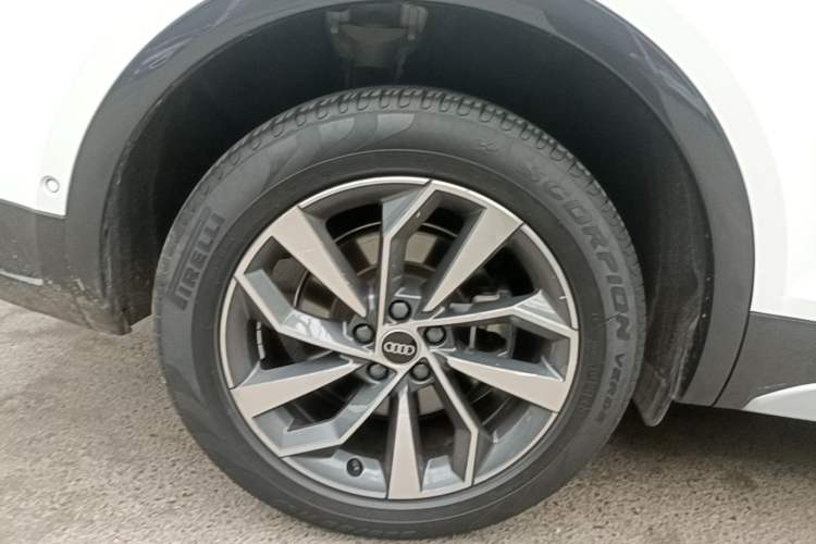 Used Audi Q5L 2022 40T Luxury Elegant Model Right Rear Wheel Hub