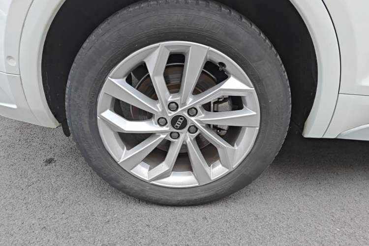 Used Audi Q5L 2022 Updated 40T Luxury Dynamic Edition Right Rear Wheel Hub