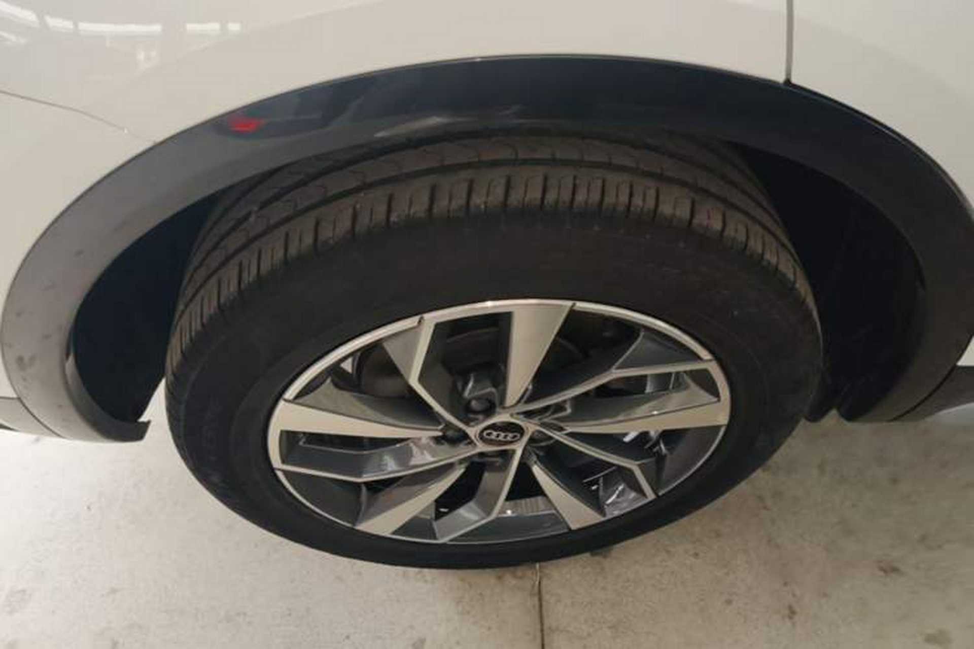 Used Audi Q5L 2022 40T Luxury Elegant Model Right Rear Wheel Hub