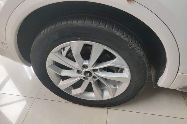 Used Audi Q5L 2022 Updated 40T Luxury Dynamic Edition Right Rear Wheel Hub