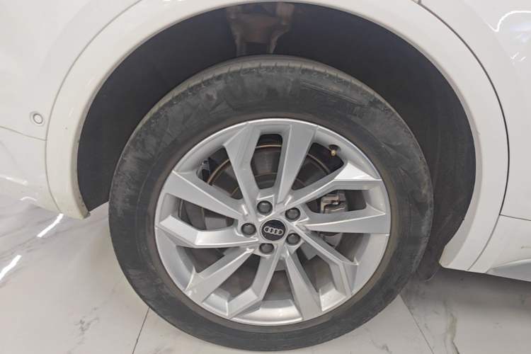 Used Audi Q5L 2022 Updated 40T Luxury Dynamic Edition Right Rear Wheel Hub