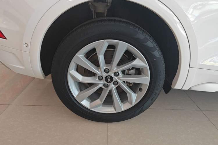 Used Audi Q5L 2022 Updated 40T Luxury Dynamic Edition Right Rear Wheel Hub