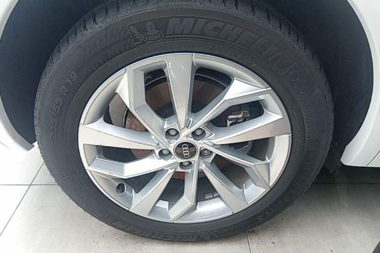 Used Audi Q5L 2022 40T Luxury Dynamic Model Right Rear Wheel Hub