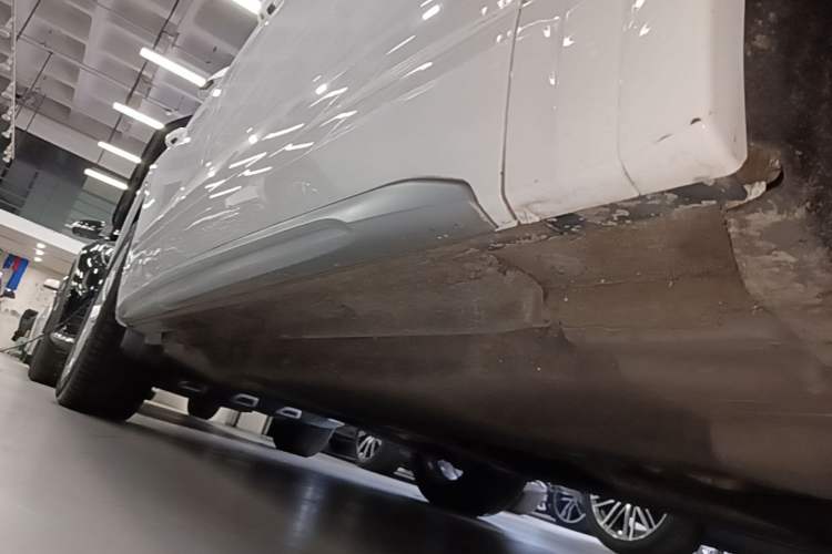 Used Audi Q5L 2022 Updated 40T Luxury Dynamic Edition Right Side Sill