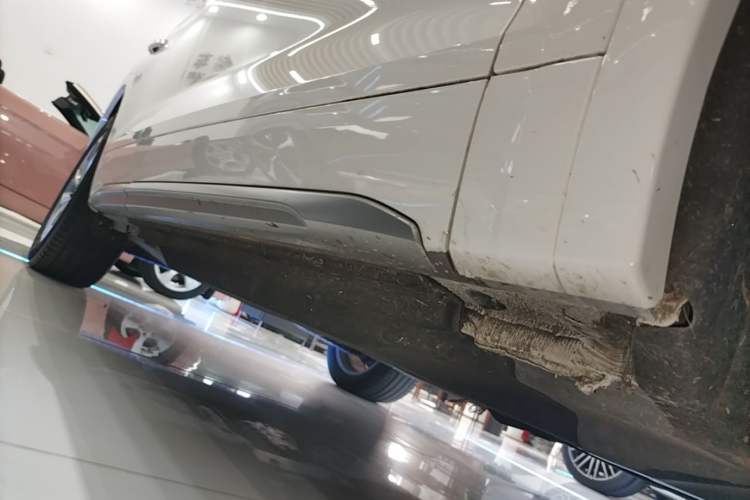 Used Audi Q5L 2022 Updated 40T Luxury Dynamic Edition Right Side Sill