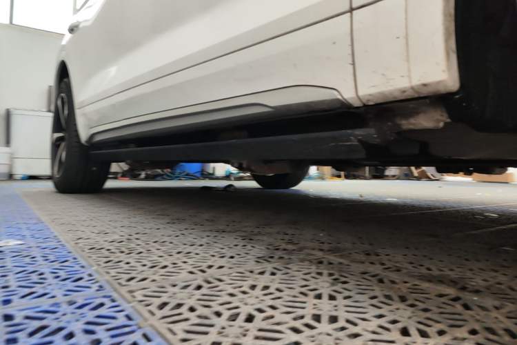 Used Audi Q5L 2022 40T Luxury Dynamic Model Right Side Sill