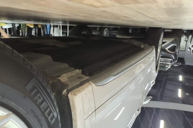 Used Audi Q5L 2022 40T Luxury Dynamic Model Right Side Sill