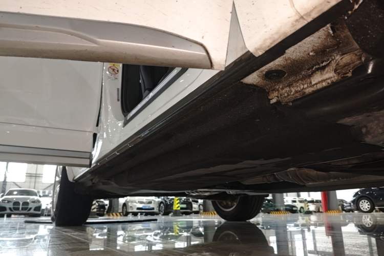 Used Audi Q5L 2022 Updated 40T Luxury Dynamic Edition Right Side Sill