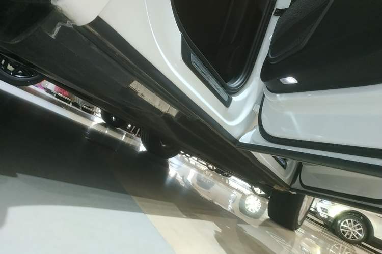 Used Audi Q5L 2022 Updated 40T Luxury Dynamic Edition Right Side Sill