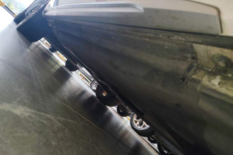 Used Audi Q5L 2022 Updated 45T Luxury Dynamic Version Right Side Sill