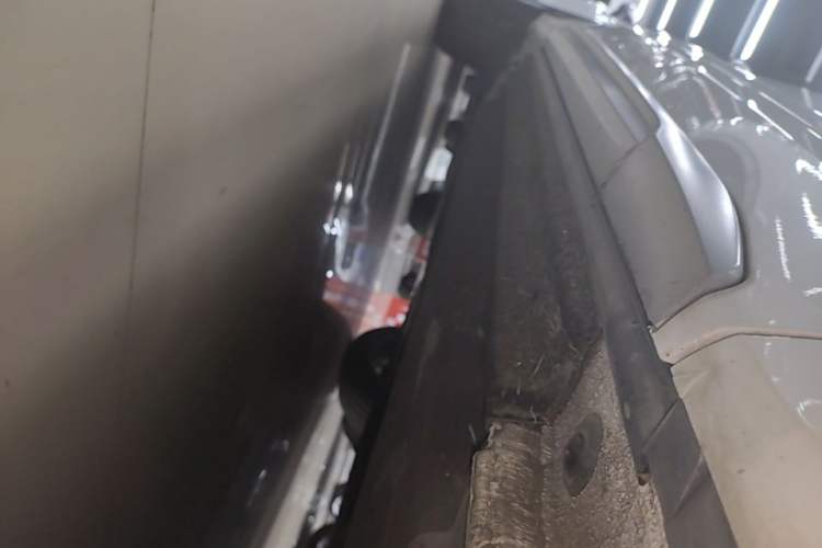 Used Audi Q5L 2022 40T Luxury Dynamic Model Right Side Sill