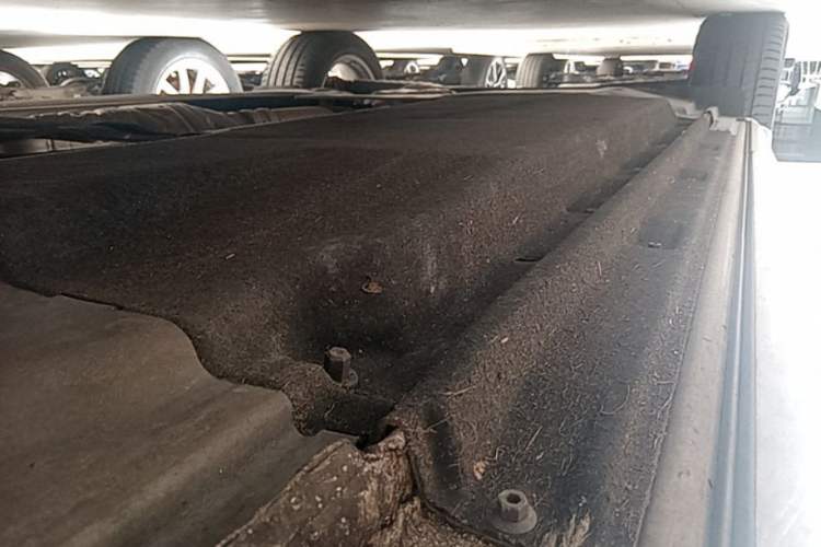 Used Audi Q5L 2022 40T Luxury Dynamic Model Right Side Sill