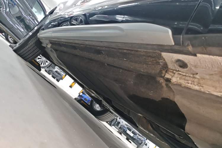 Used Audi Q5L 2022 Updated Version 40T Luxury Elegant Edition Right Side Sill