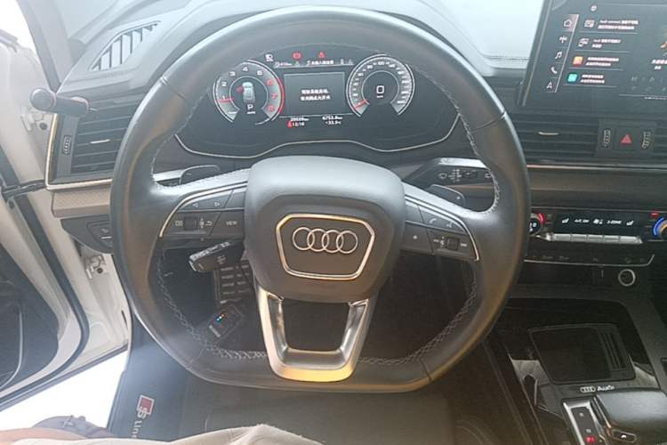 Used Audi Q5L 2022 40T Fashionable and Dynamic Model Steering Wheel
