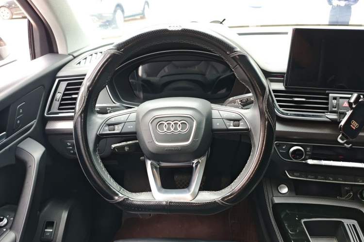 Used Audi Q5L 2022 Updated 40T Luxury Dynamic Edition Steering Wheel